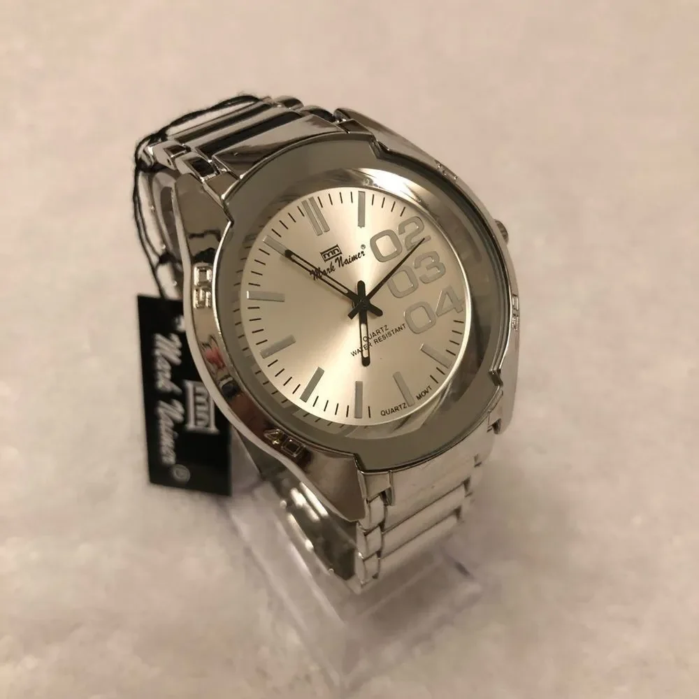 NEW Men’s Silver Tone Bracelet Watch - Picture 2 of 7